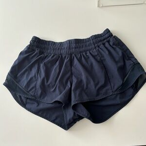 Lululemon hotty hot shorts 2.5.
